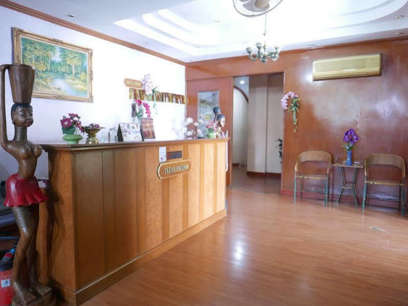 Max-One House Hotell Bangkok Eksteriør bilde